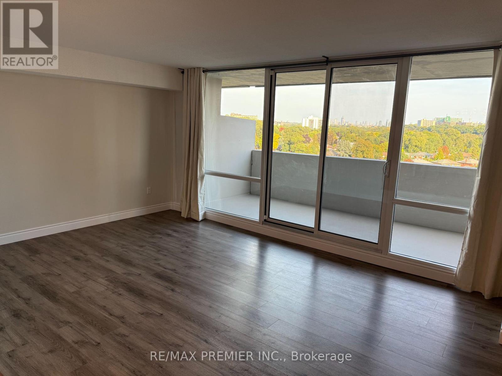 1105 - 260 Scarlett Road, Toronto, Ontario  M6N 4X6 - Photo 12 - W12417896