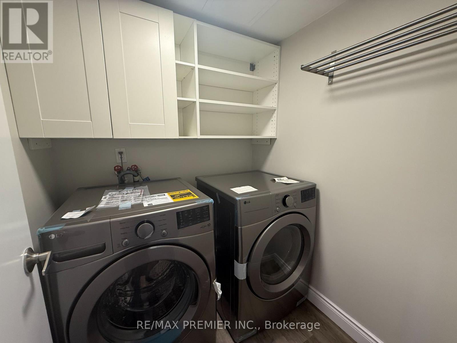 1105 - 260 Scarlett Road, Toronto, Ontario  M6N 4X6 - Photo 15 - W12417896