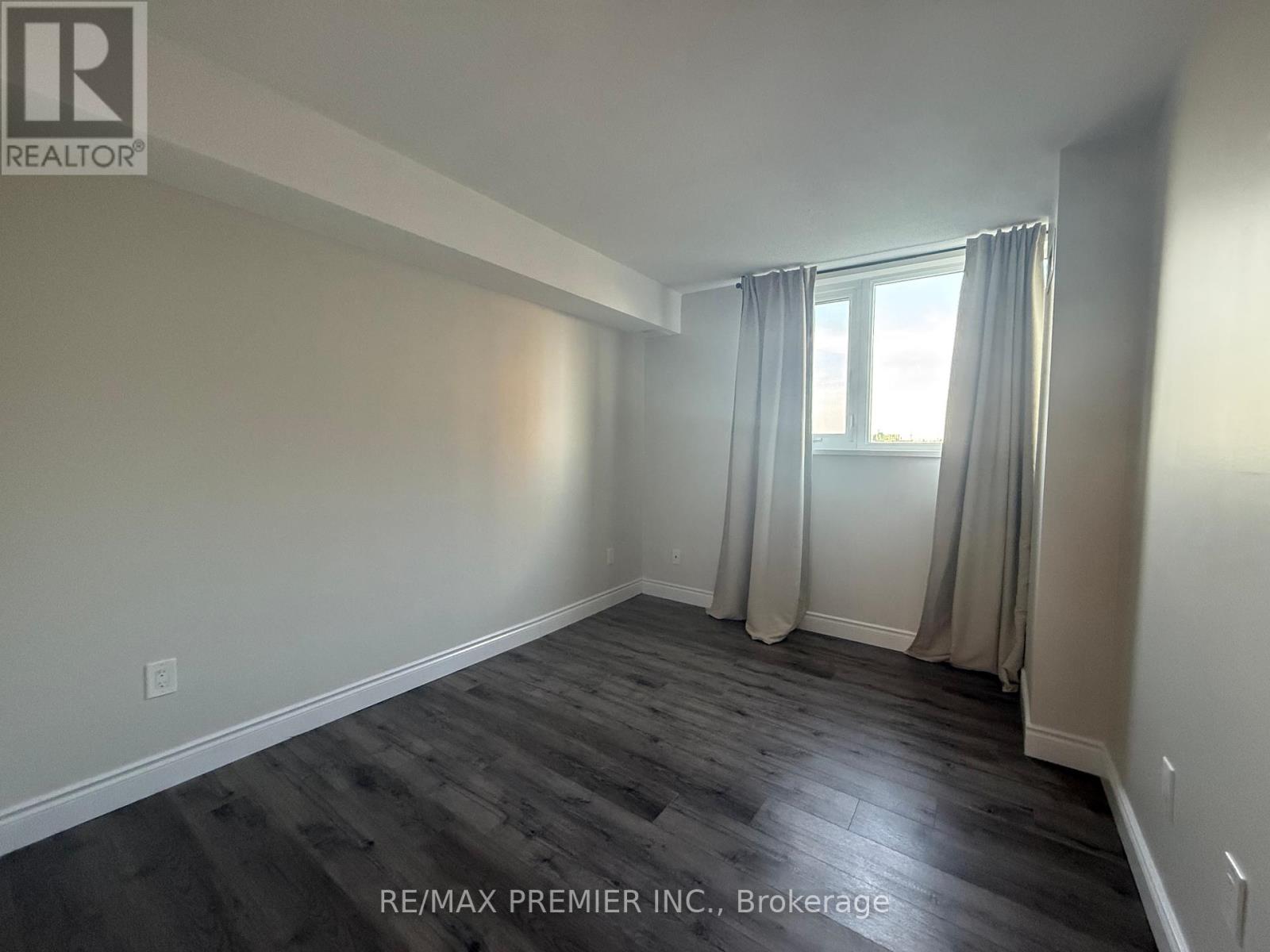 1105 - 260 Scarlett Road, Toronto, Ontario  M6N 4X6 - Photo 19 - W12417896