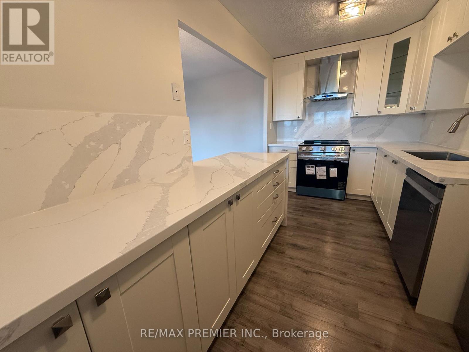 1105 - 260 Scarlett Road, Toronto, Ontario  M6N 4X6 - Photo 7 - W12417896