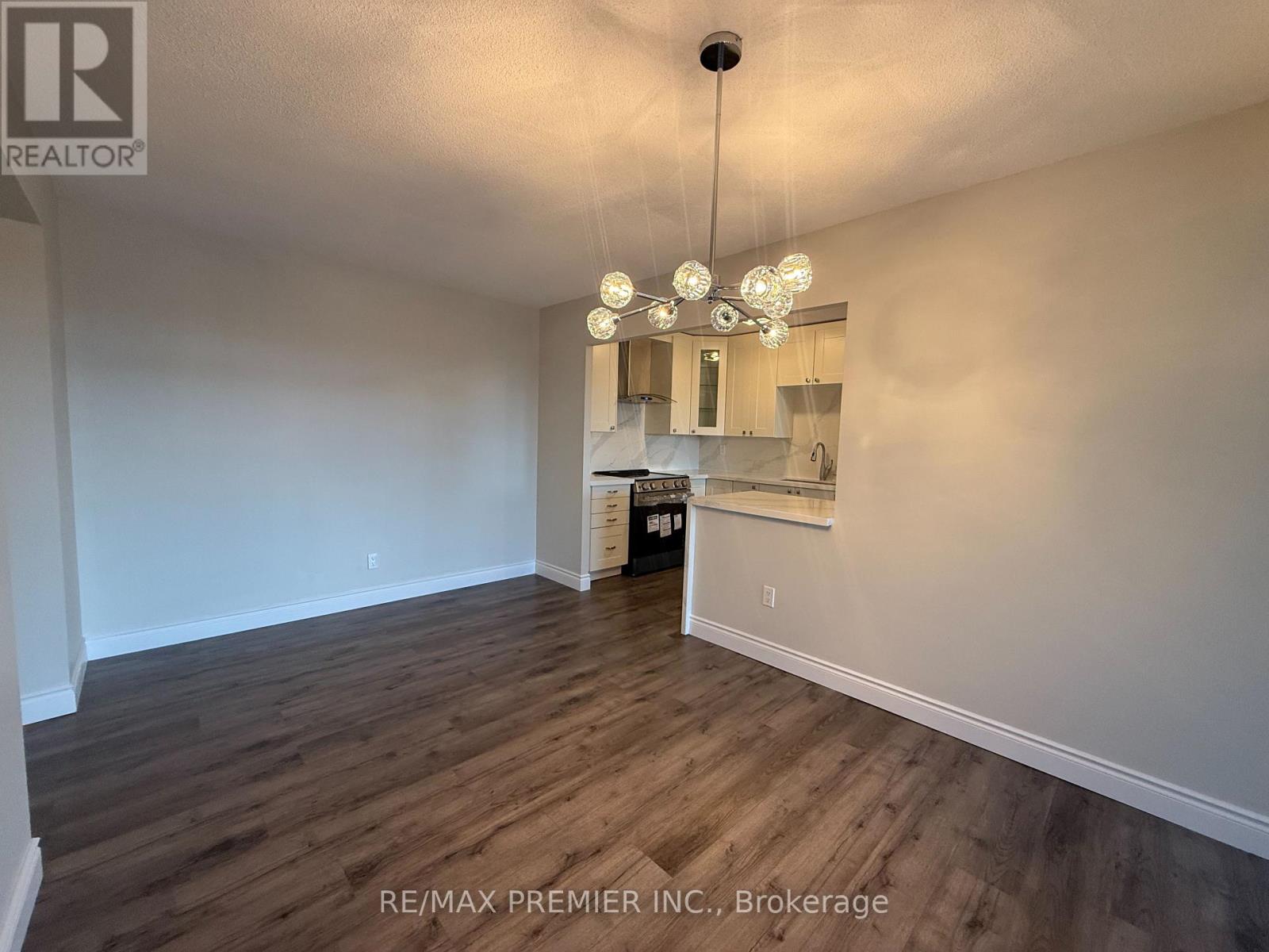 1105 - 260 Scarlett Road, Toronto, Ontario  M6N 4X6 - Photo 9 - W12417896
