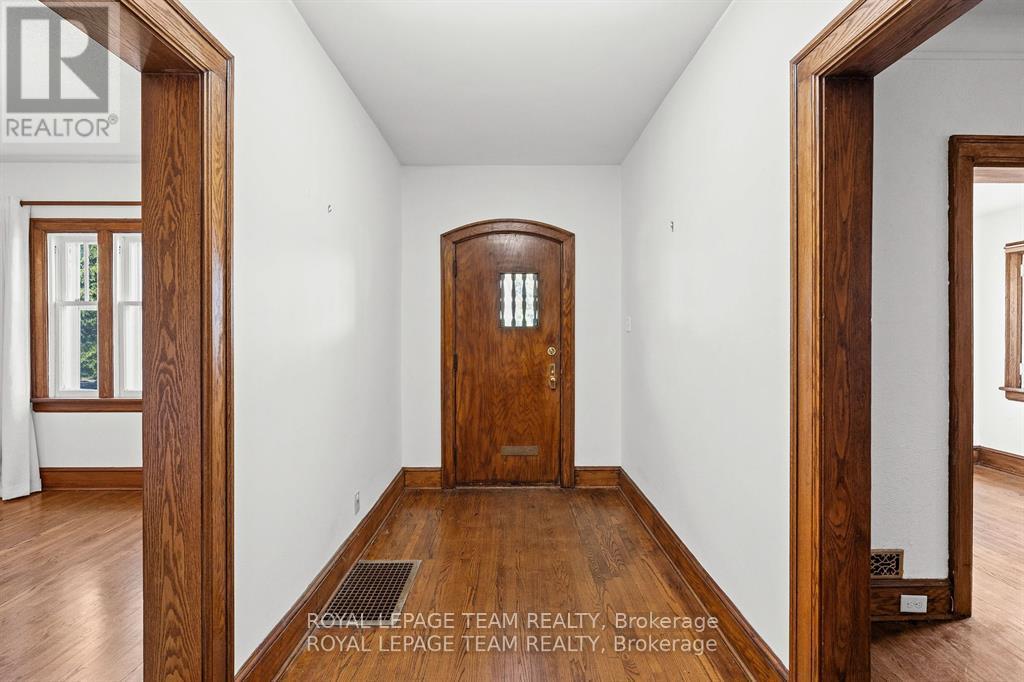131 Acacia Avenue, Ottawa, Ontario  K1M 0R2 - Photo 4 - X12417899