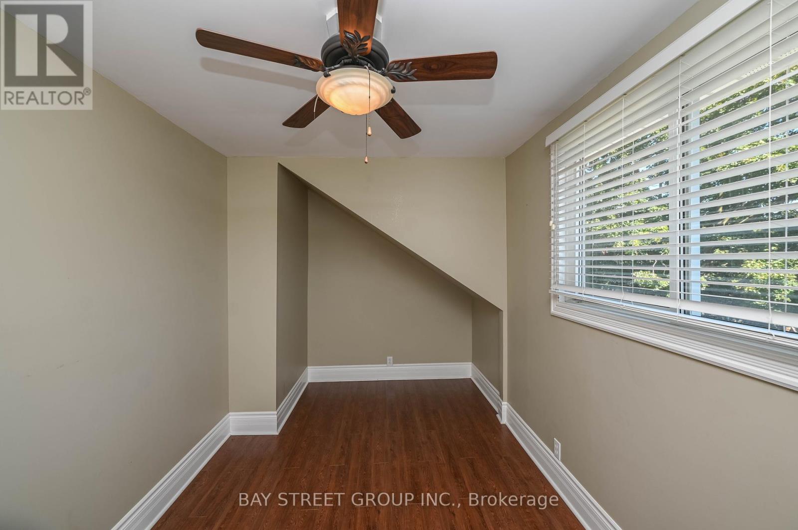 4 Haig Street, St. Catharines, Ontario  L2R 6K7 - Photo 18 - X12416399