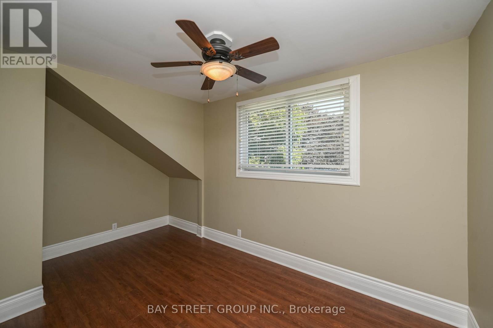 4 Haig Street, St. Catharines, Ontario  L2R 6K7 - Photo 17 - X12416399