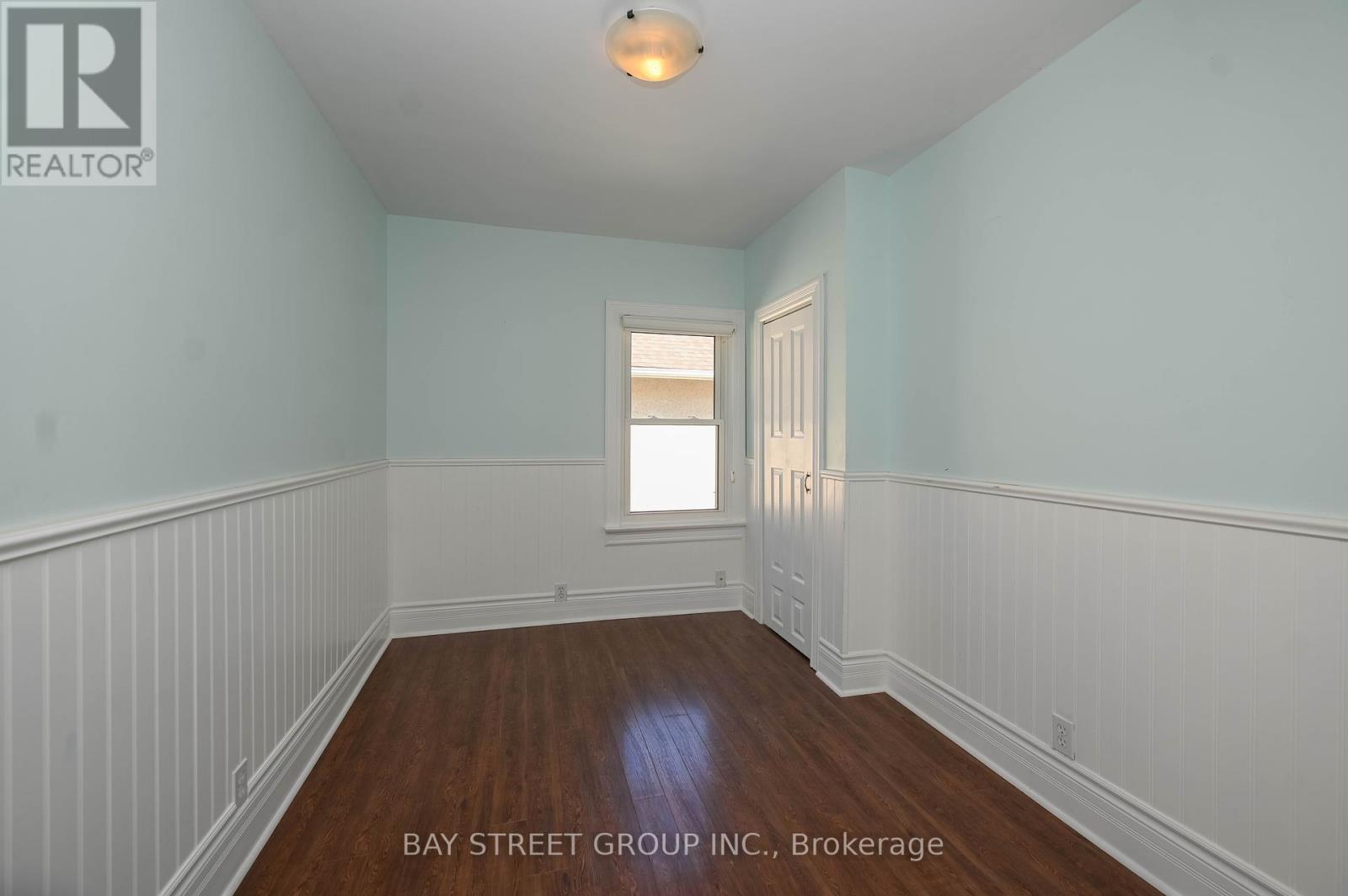4 Haig Street, St. Catharines, Ontario  L2R 6K7 - Photo 16 - X12416399