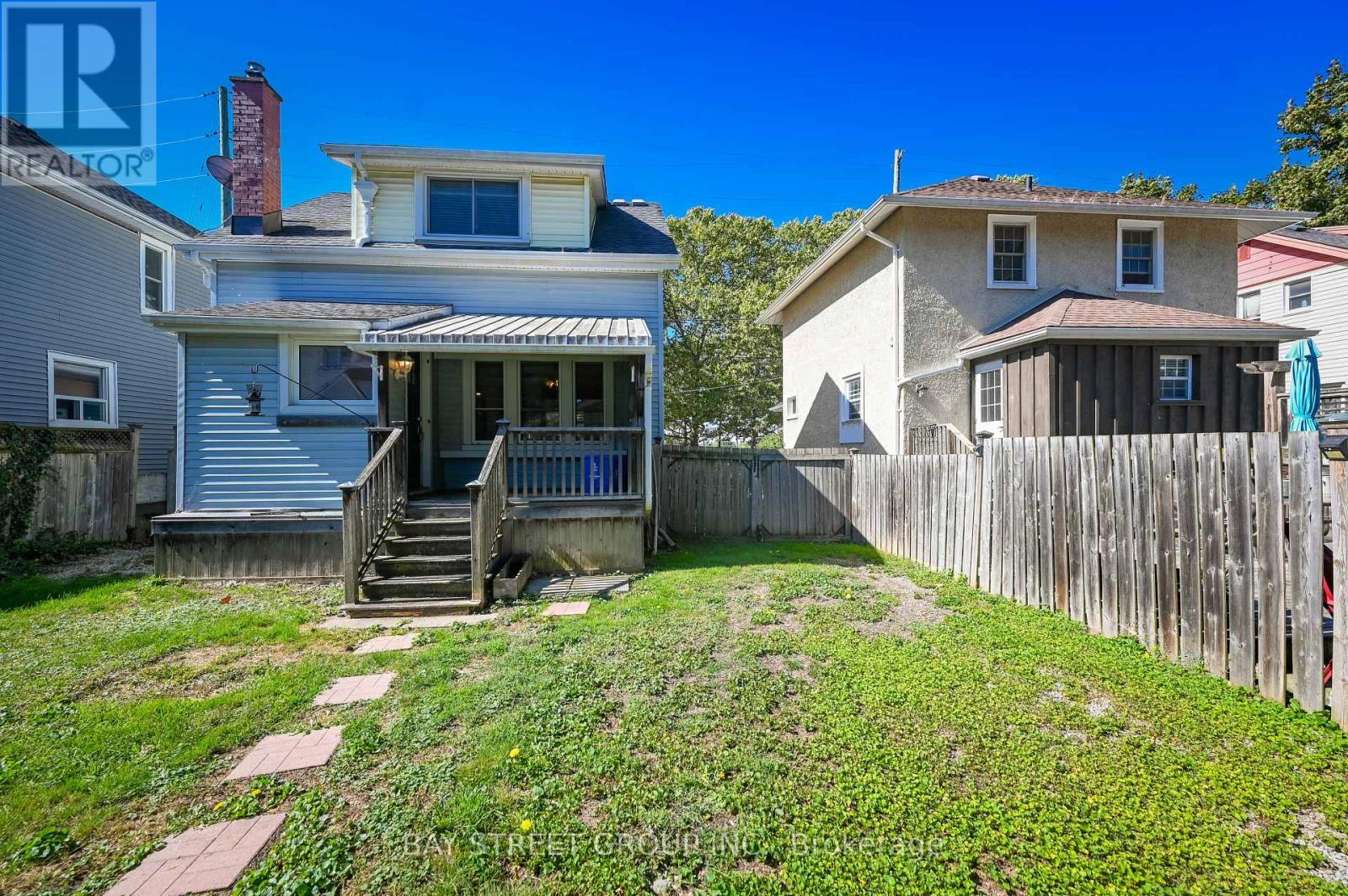 4 Haig Street, St. Catharines, Ontario  L2R 6K7 - Photo 24 - X12416399