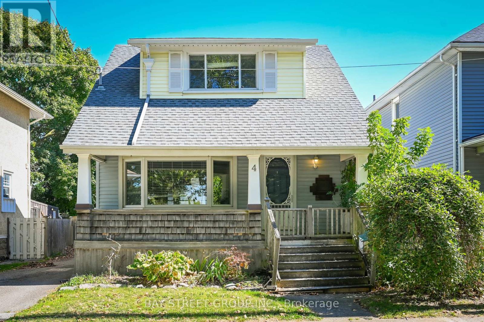 4 Haig Street, St. Catharines, Ontario  L2R 6K7 - Photo 3 - X12416399
