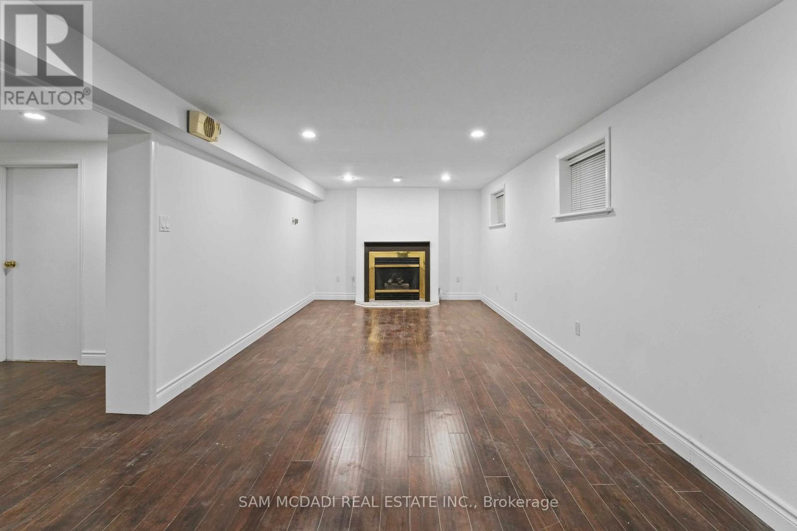 1302 Martley Drive, Mississauga, Ontario  L5H 1N9 - Photo 23 - W12382504