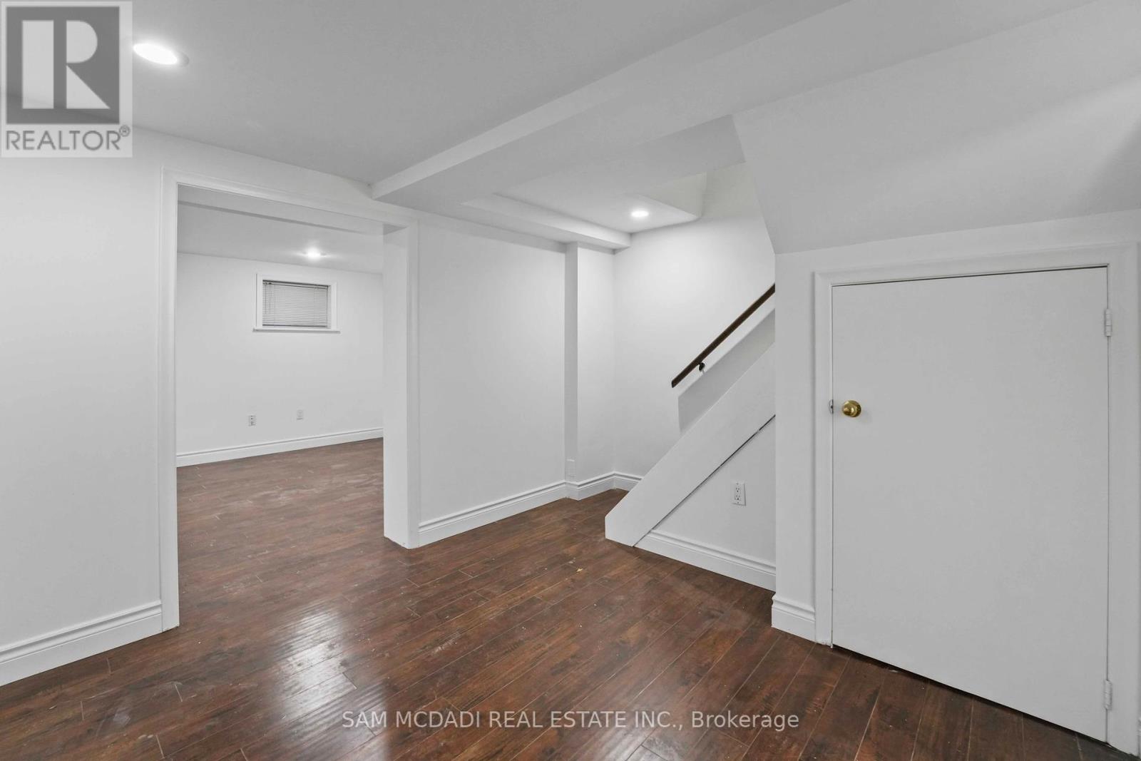 1302 Martley Drive, Mississauga, Ontario  L5H 1N9 - Photo 22 - W12382504