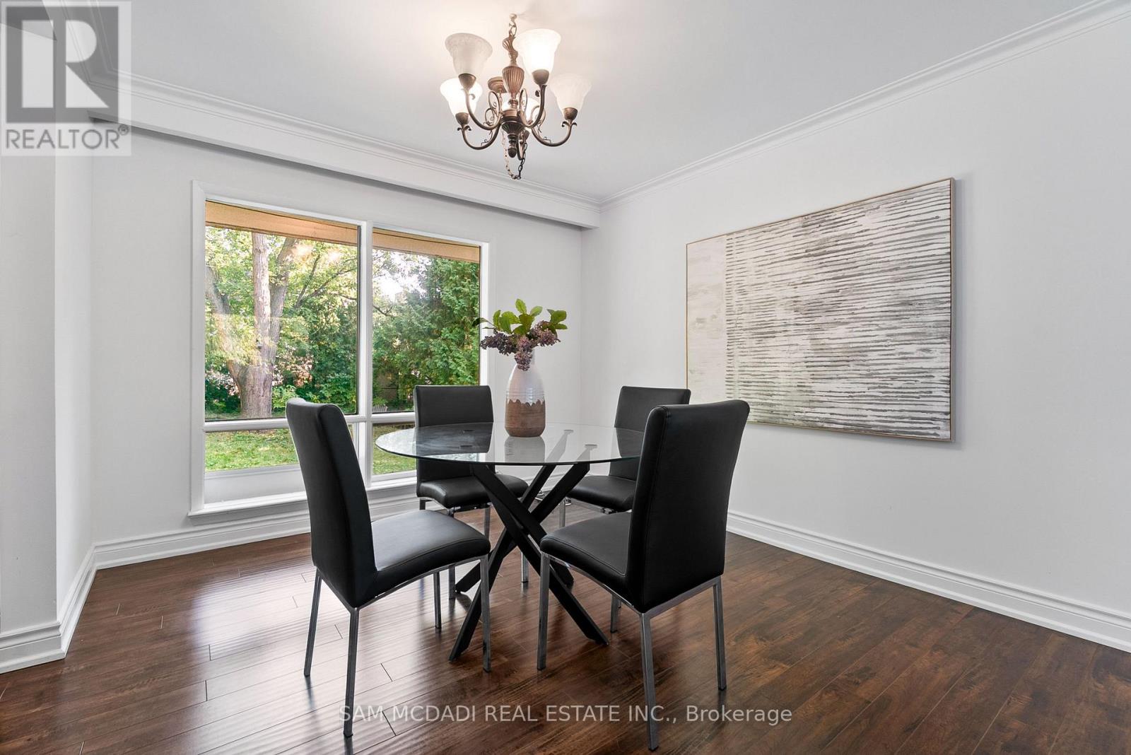 1302 Martley Drive, Mississauga, Ontario  L5H 1N9 - Photo 7 - W12382504