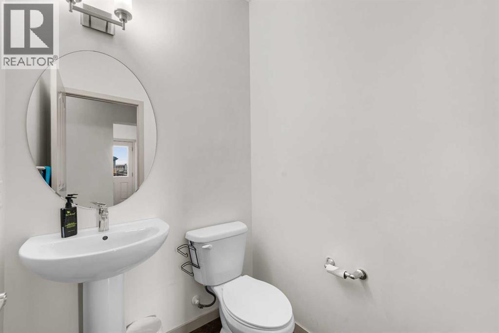 107 Masters Heights Se, Calgary, Alberta  T3M 2M8 - Photo 17 - A2257319