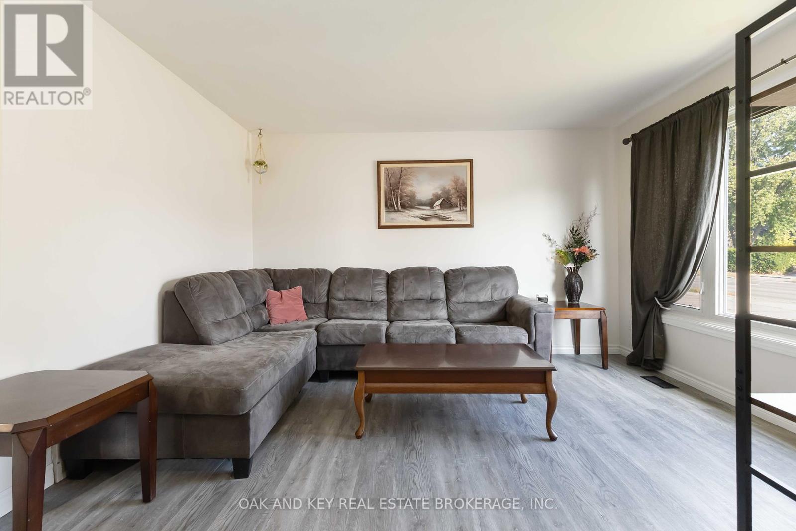 262 Admiral Drive, London East, Ontario  N5V 1J1 - Photo 14 - X12417915