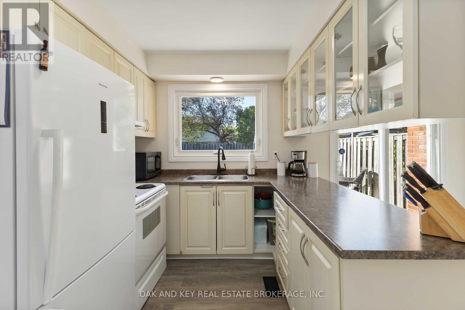 262 Admiral Drive, London East, Ontario  N5V 1J1 - Photo 17 - X12417915