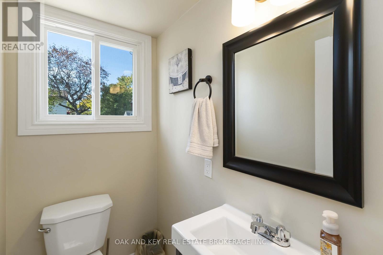 262 Admiral Drive, London East, Ontario  N5V 1J1 - Photo 23 - X12417915