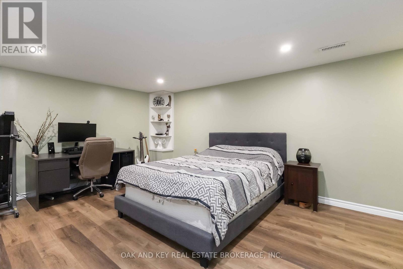 262 Admiral Drive, London East, Ontario  N5V 1J1 - Photo 33 - X12417915