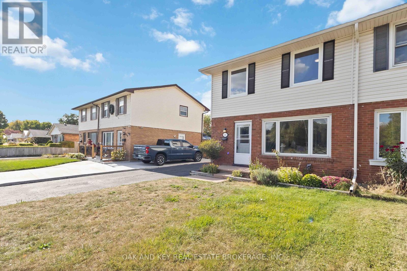 262 Admiral Drive, London East, Ontario  N5V 1J1 - Photo 5 - X12417915