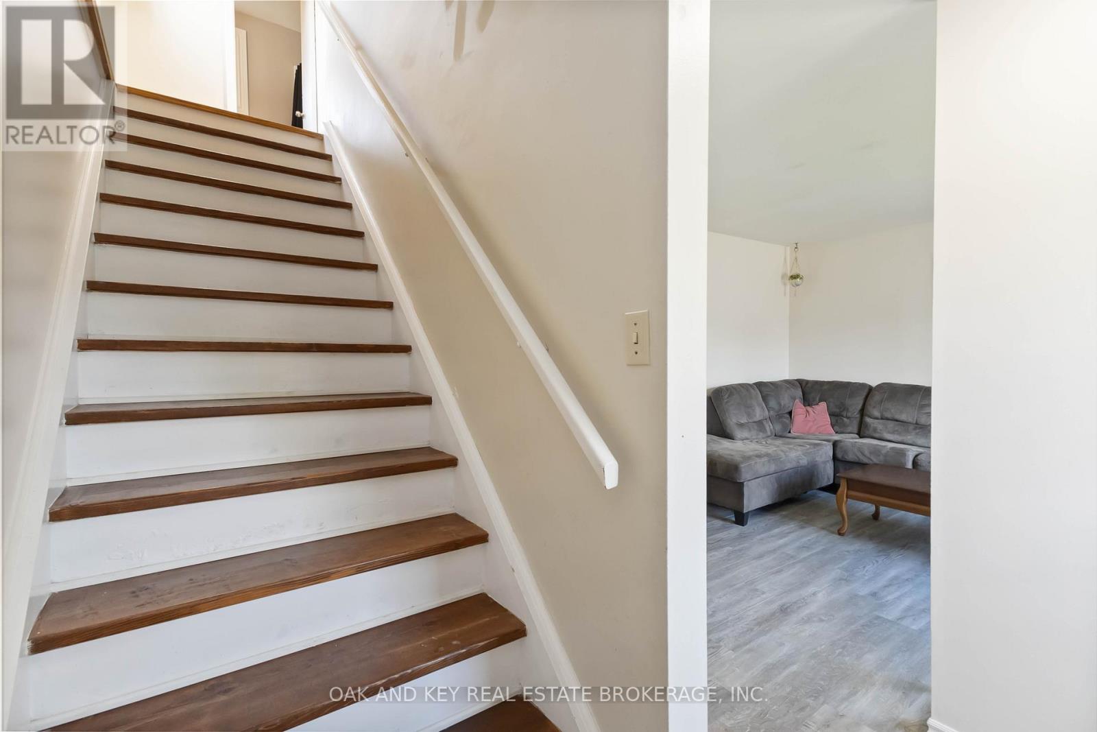 262 Admiral Drive, London East, Ontario  N5V 1J1 - Photo 7 - X12417915