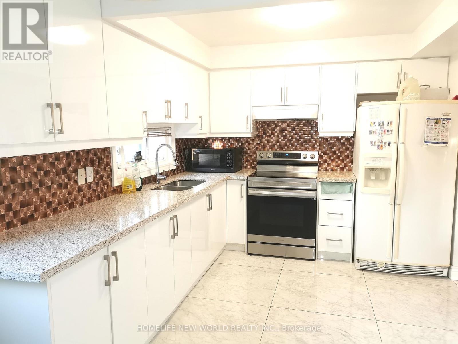 Master Bedroom - 25 Picola Court, Toronto (Hillcrest Village), Ontario  M2H 2N2 - Photo 1 - C12390366