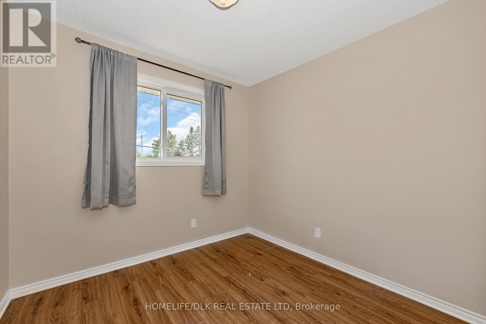 8 Carman Court, South Dundas, Ontario  K0E 1K0 - Photo 17 - X12417924
