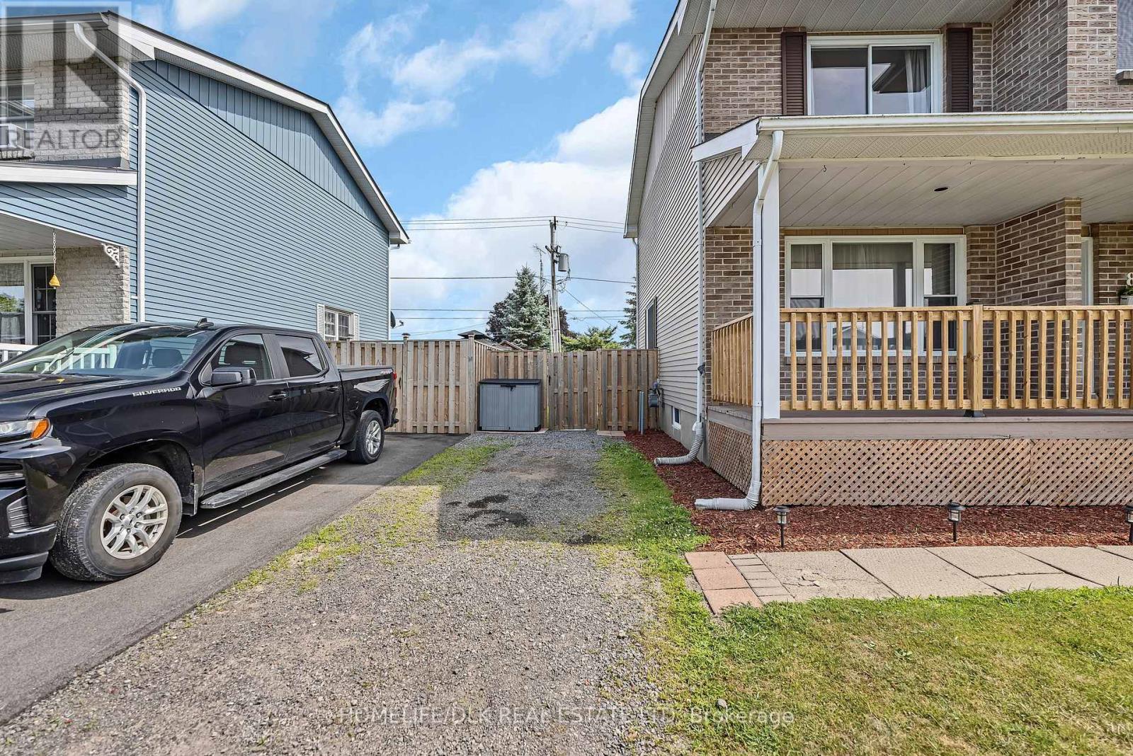 8 Carman Court, South Dundas, Ontario  K0E 1K0 - Photo 4 - X12417924