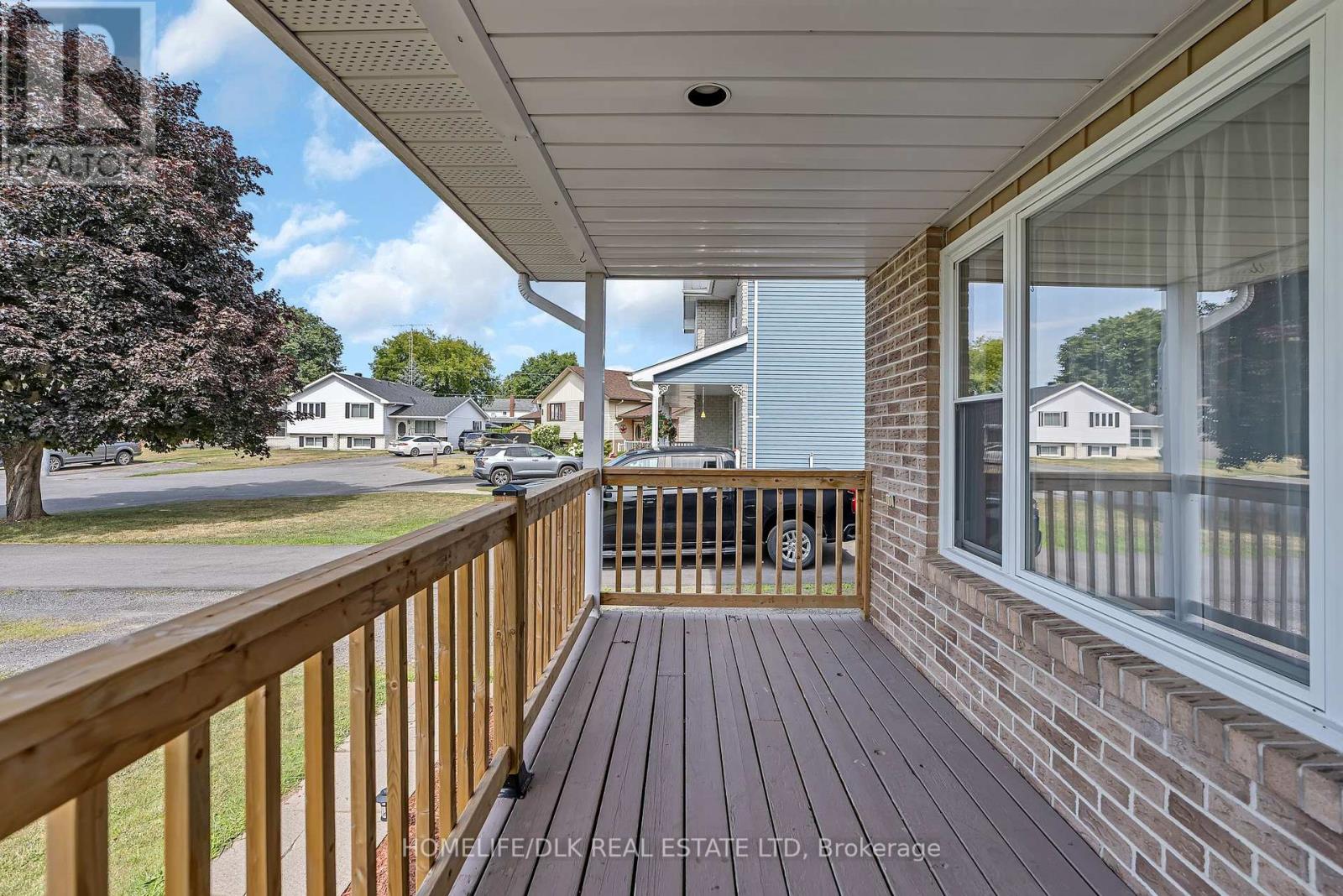 8 Carman Court, South Dundas, Ontario  K0E 1K0 - Photo 5 - X12417924