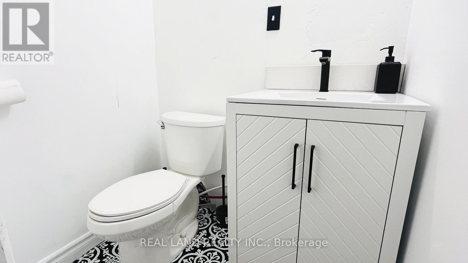 33 King Street E, Oshawa (Central), Ontario  L1H 1B2 - Photo 24 - E12417914