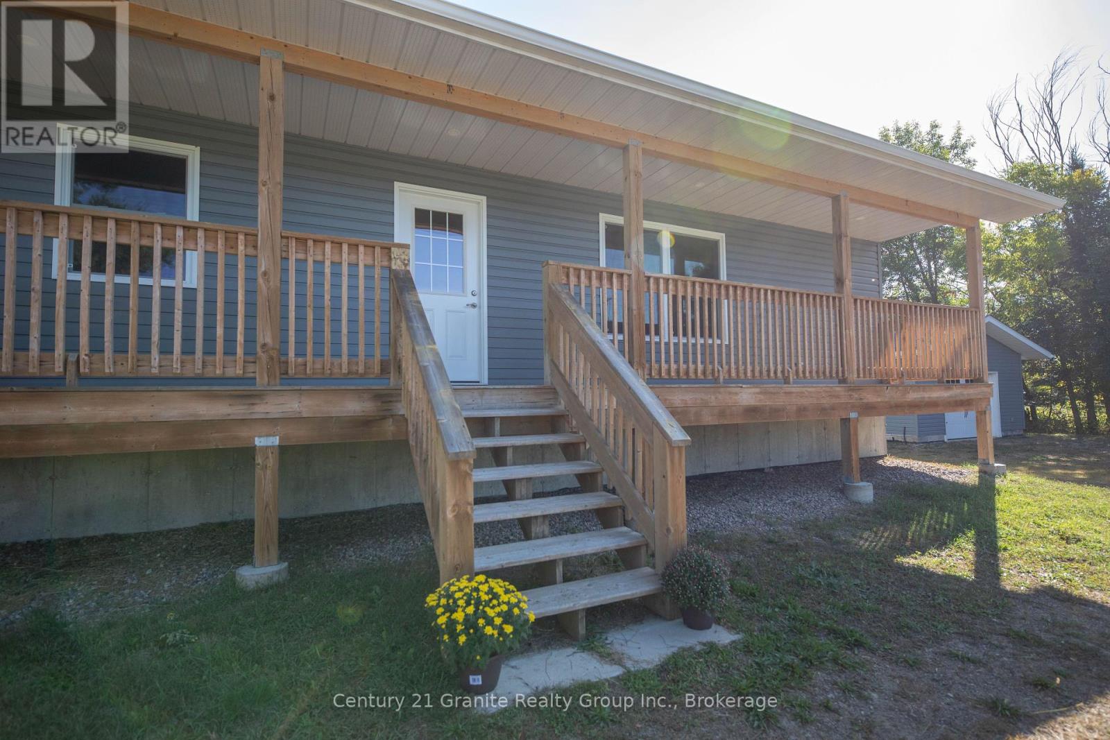 1160 Kennisis Lake Road, Dysart Et Al, Ontario  K0M 1S0 - Photo 25 - X12417936