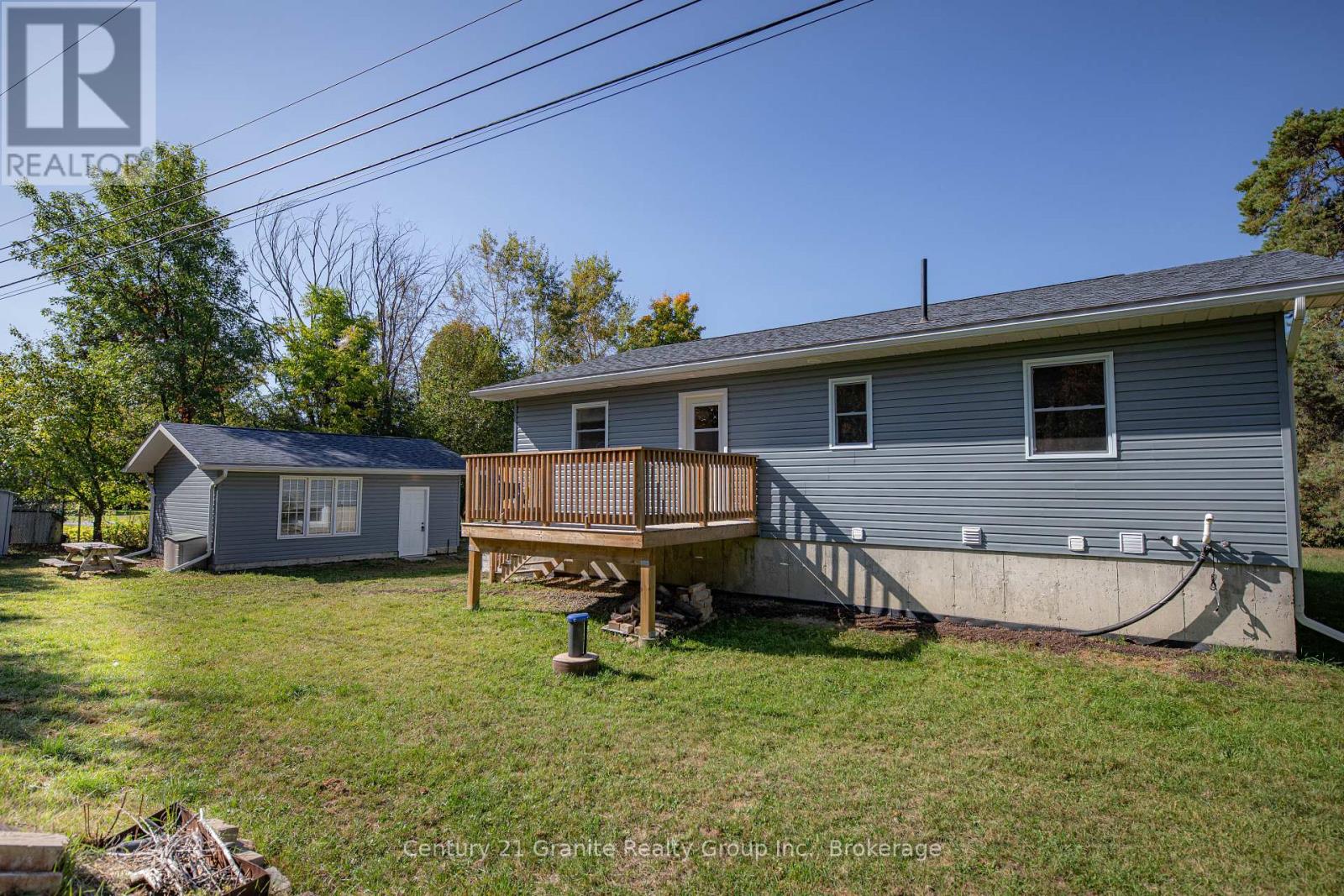1160 Kennisis Lake Road, Dysart Et Al, Ontario  K0M 1S0 - Photo 29 - X12417936