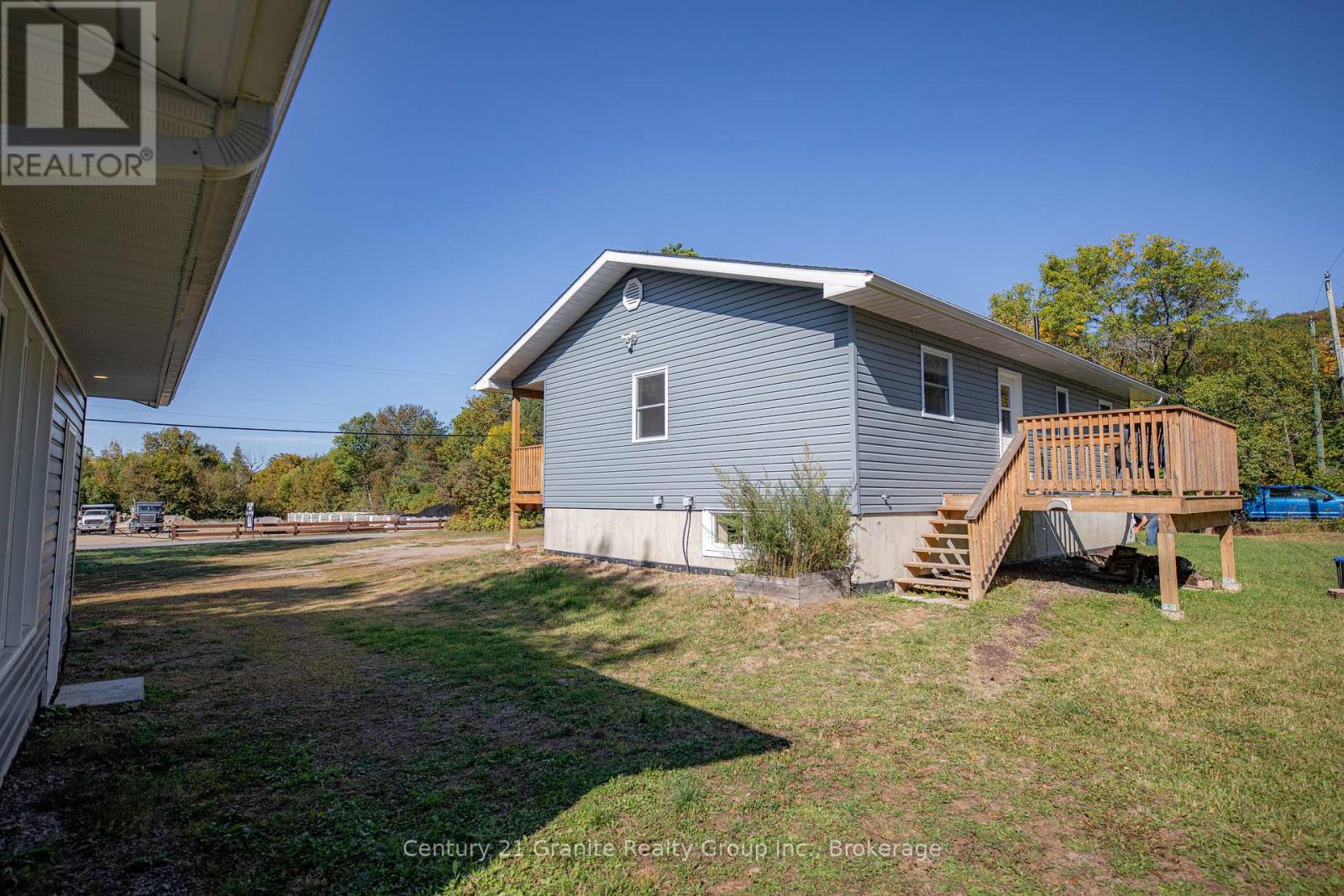 1160 Kennisis Lake Road, Dysart Et Al, Ontario  K0M 1S0 - Photo 30 - X12417936