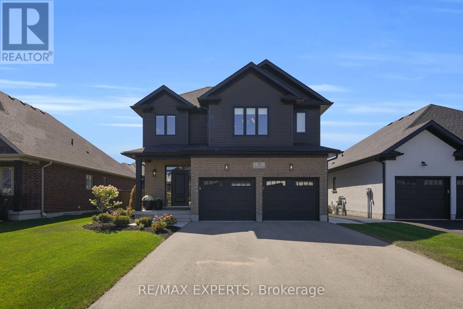 31 Carriage Crossing, Mapleton, Ontario  N0G 1P0 - Photo 1 - X12417908