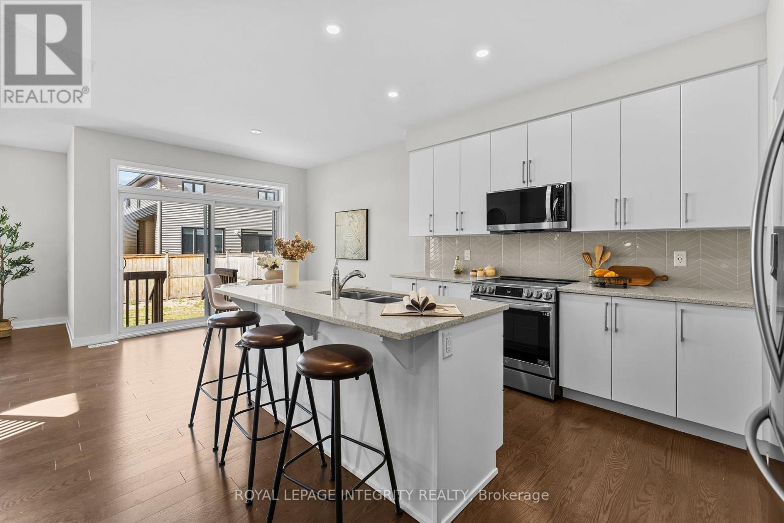 893 Sendero Way, Ottawa, Ontario  K2S 2W8 - Photo 6 - X12417941