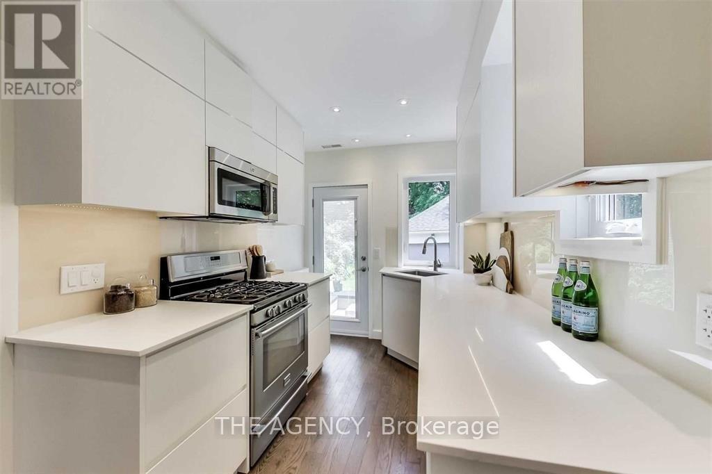 523 Soudan Avenue, Toronto, Ontario  M4S 1X1 - Photo 9 - C12417935