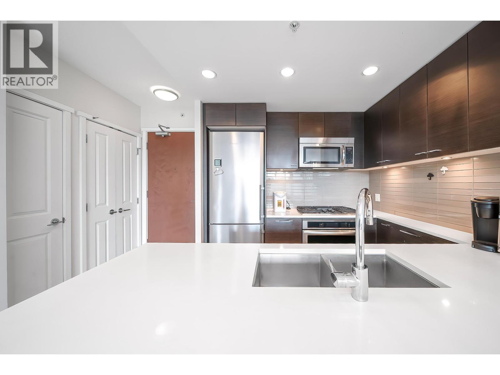 602 3102 Windsor Gate, Coquitlam, British Columbia  V3B 0J3 - Photo 15 - R3046579