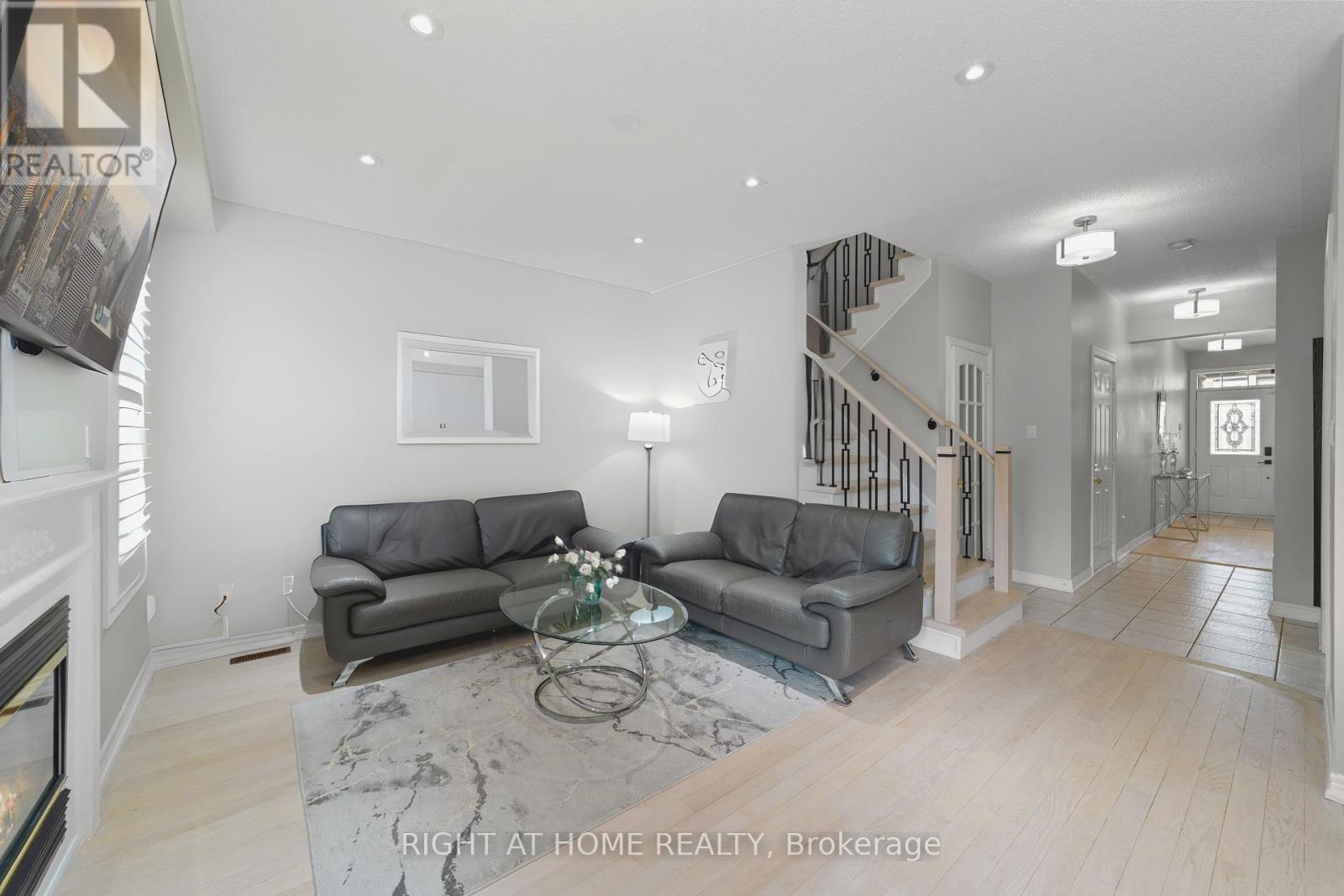 63 Chelton Drive, Richmond Hill (Oak Ridges), Ontario  L4E 4A8 - Photo 13 - N12417950