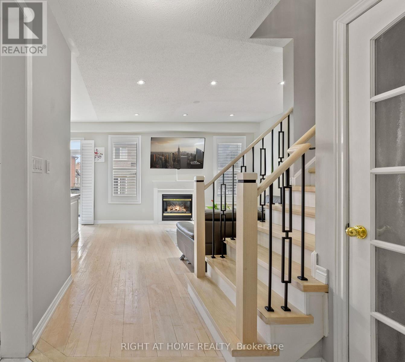 63 Chelton Drive, Richmond Hill (Oak Ridges), Ontario  L4E 4A8 - Photo 7 - N12417950