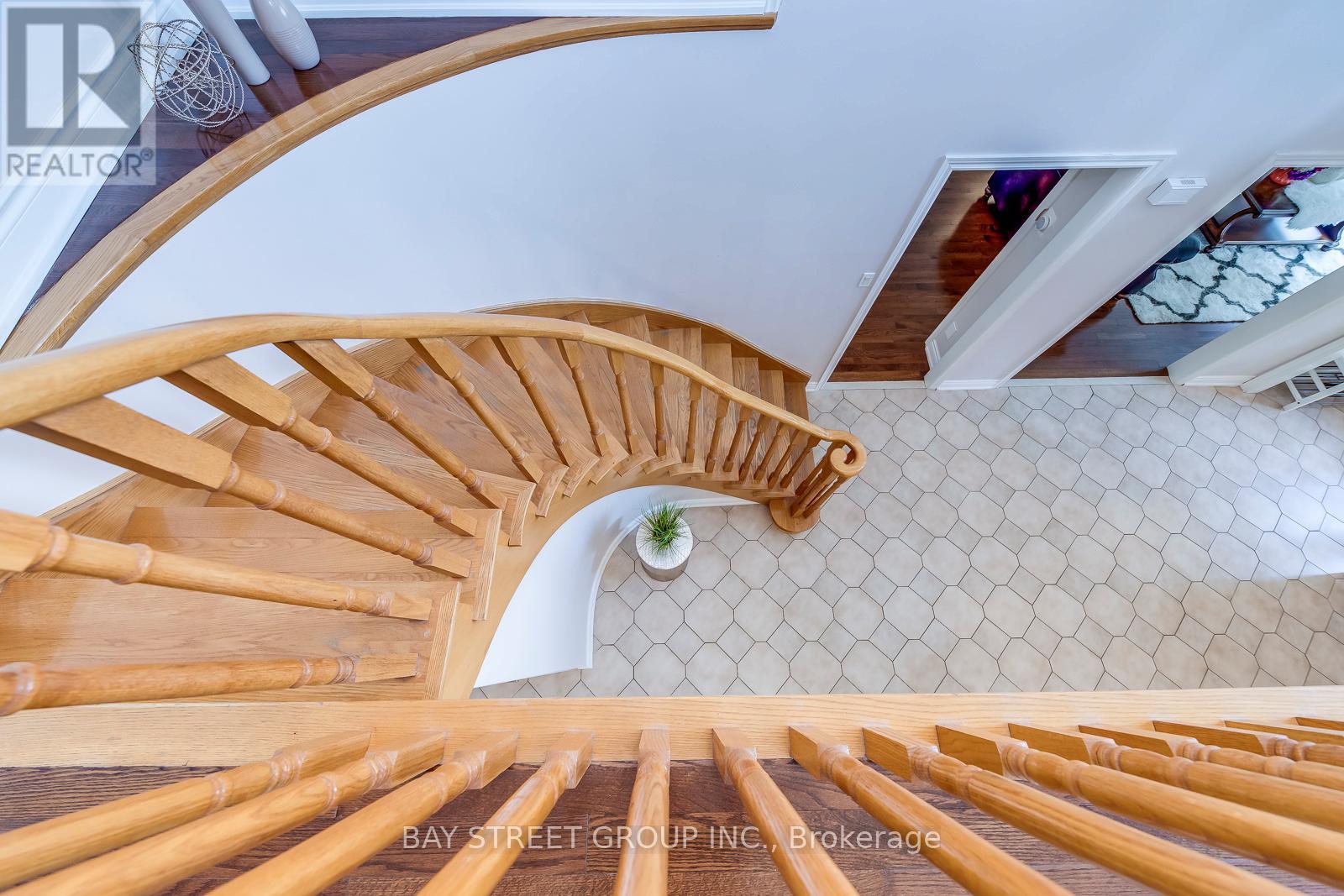 1394 Peartree Circle, Oakville, Ontario  L6M 2J1 - Photo 22 - W12417937