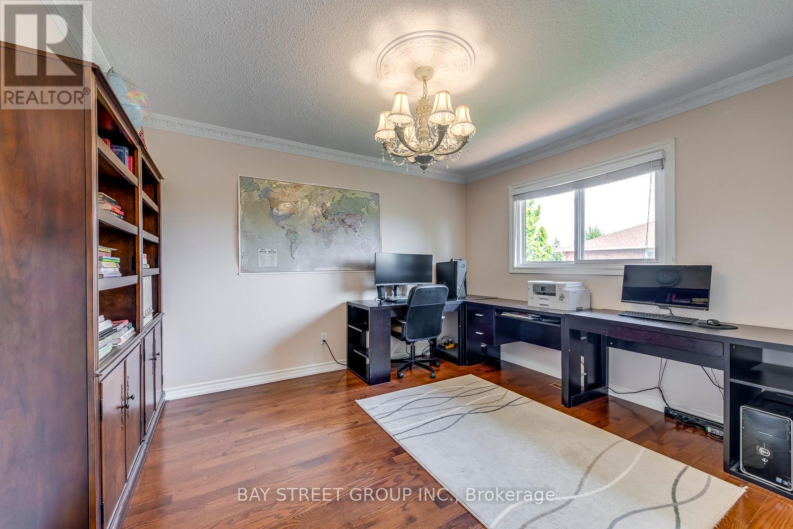 1394 Peartree Circle, Oakville, Ontario  L6M 2J1 - Photo 32 - W12417937