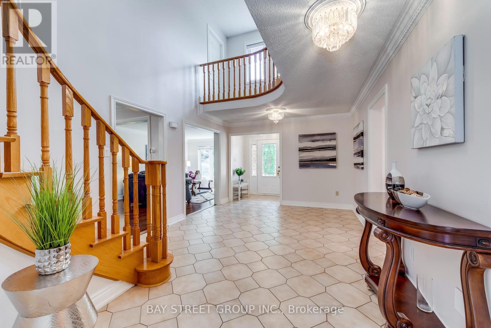 1394 Peartree Circle, Oakville, Ontario  L6M 2J1 - Photo 7 - W12417937