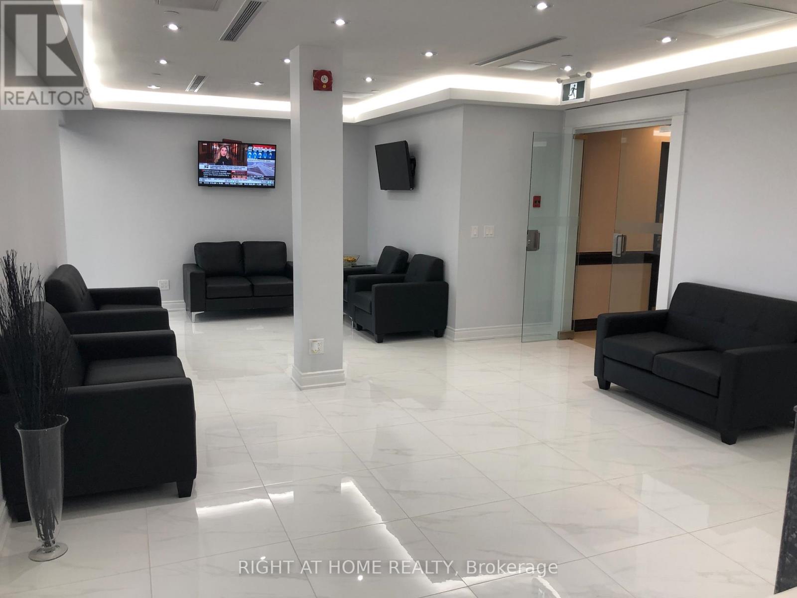 2/200 - 5025 Orbitor Drive, Mississauga (Airport Corporate), Ontario  L4W 4Y5 - Photo 1 - W12417943