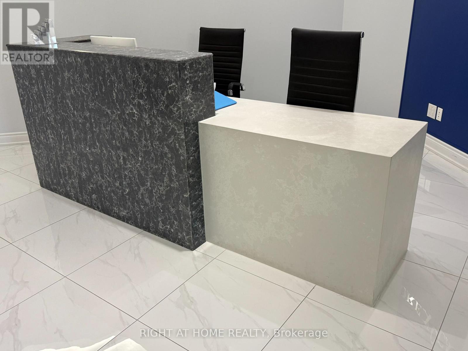 2/200 - 5025 Orbitor Drive, Mississauga (Airport Corporate), Ontario  L4W 4Y5 - Photo 2 - W12417943