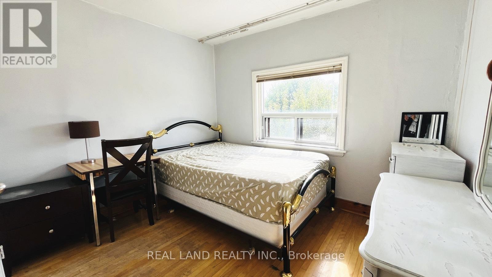 Main - 252 Scott Road, Toronto (Keelesdale-Eglinton West), Ontario  M6M 3V2 - Photo 13 - W12417944