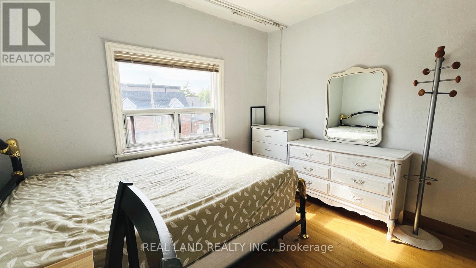 Main - 252 Scott Road, Toronto (Keelesdale-Eglinton West), Ontario  M6M 3V2 - Photo 14 - W12417944