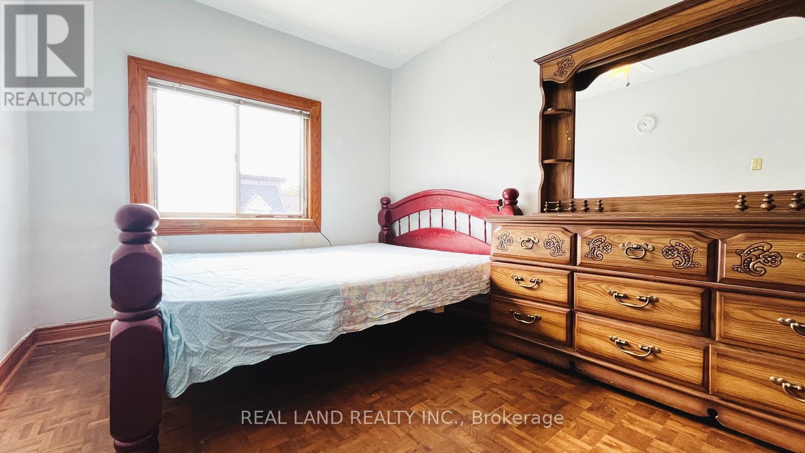 Main - 252 Scott Road, Toronto (Keelesdale-Eglinton West), Ontario  M6M 3V2 - Photo 15 - W12417944