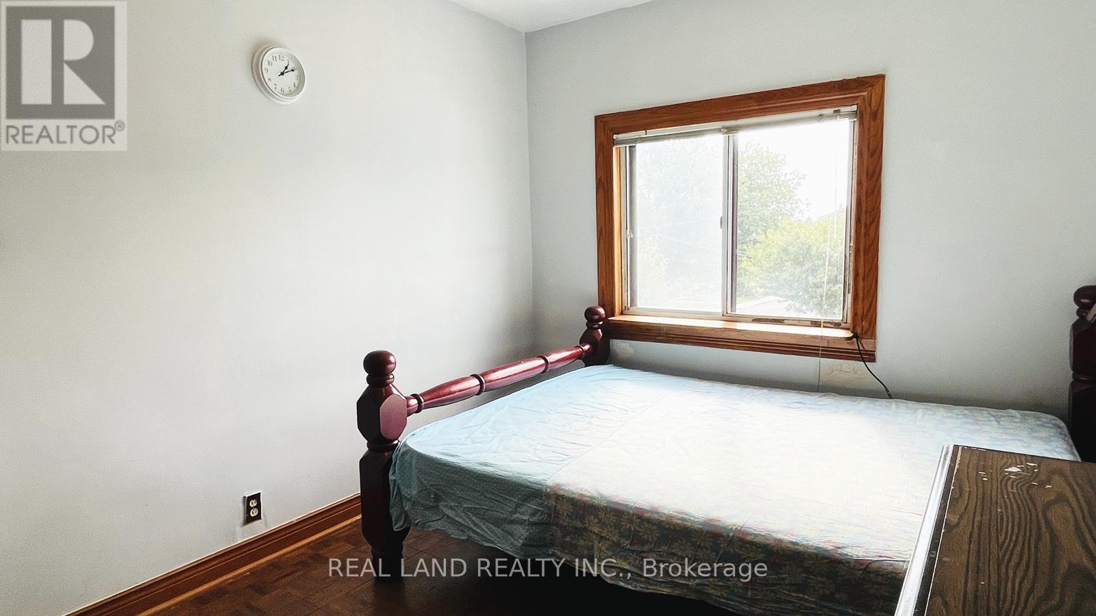 Main - 252 Scott Road, Toronto (Keelesdale-Eglinton West), Ontario  M6M 3V2 - Photo 16 - W12417944