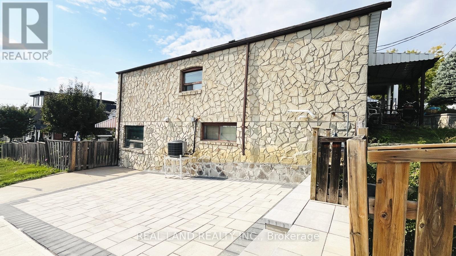 Main - 252 Scott Road, Toronto (Keelesdale-Eglinton West), Ontario  M6M 3V2 - Photo 20 - W12417944