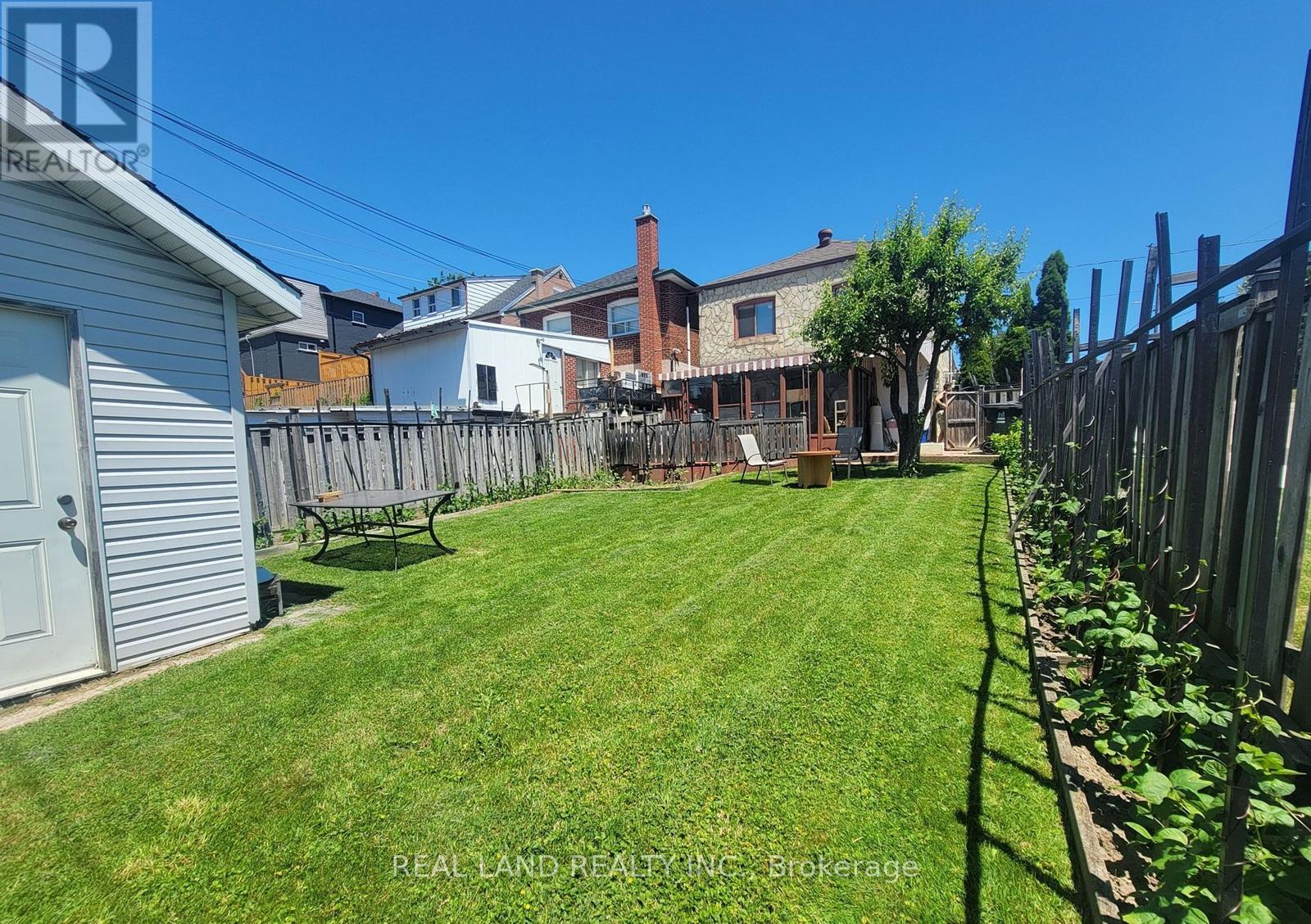 Main - 252 Scott Road, Toronto (Keelesdale-Eglinton West), Ontario  M6M 3V2 - Photo 24 - W12417944