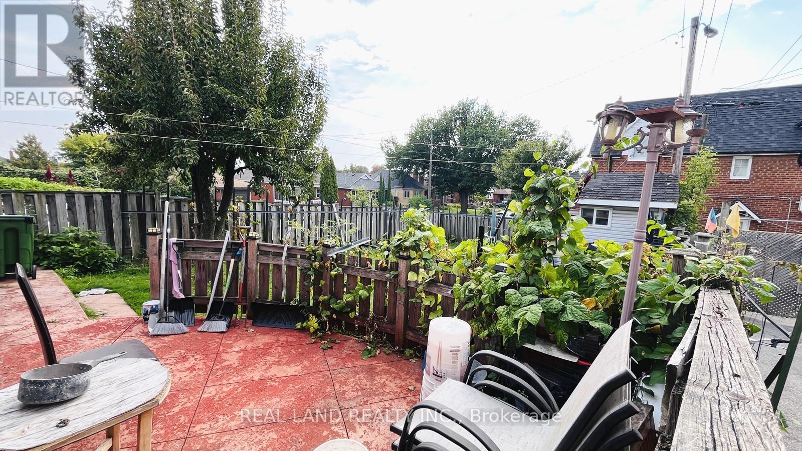 Main - 252 Scott Road, Toronto (Keelesdale-Eglinton West), Ontario  M6M 3V2 - Photo 26 - W12417944