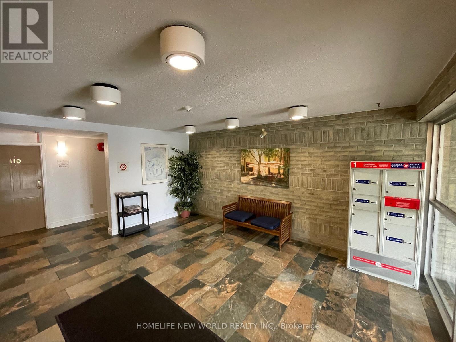 317 - 733 Deveron Crescent, London South, Ontario  N5Z 4X7 - Photo 4 - X12417938