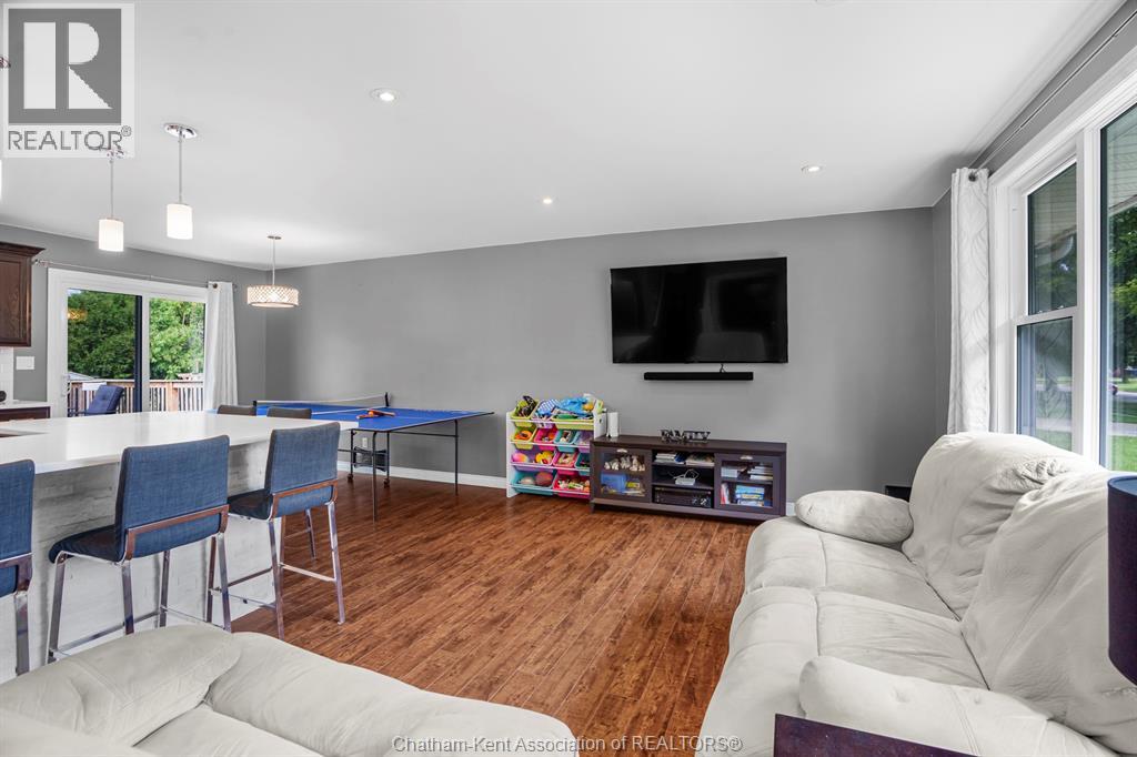 367 Mcnaughton Avenue West, Chatham, Ontario  N7L 1S1 - Photo 5 - 25024011