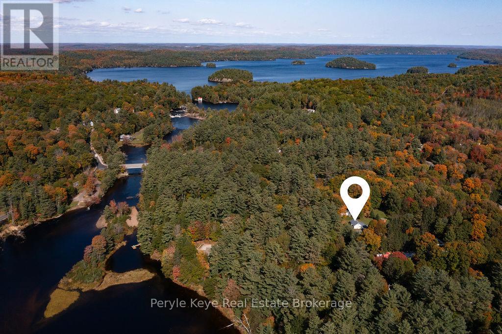 71 Deer Lake Road, Huntsville (Stephenson), Ontario  P0B 1L0 - Photo 5 - X12417986